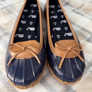 London Fog Dark Blue and Brown Loafers with Bow